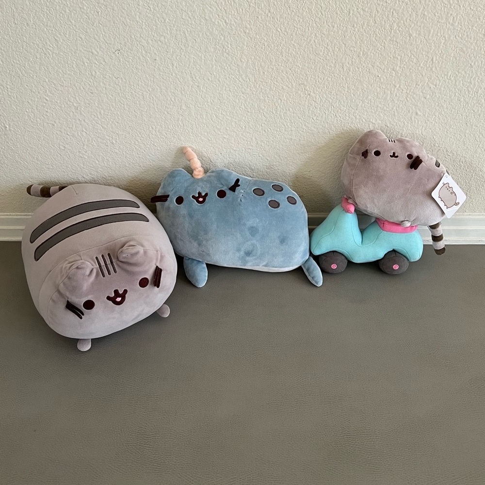 One set of (3) Pusheen Plushes